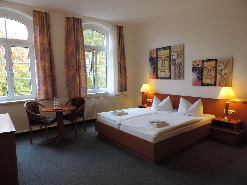 Hotel Carl Von Clausewitz Burg bei Magdeburg Extérieur photo